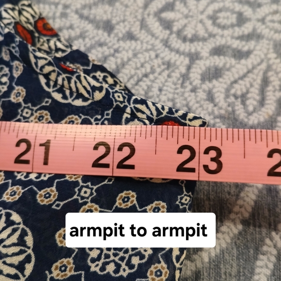 Roz & Ali Women's Navy Medallion Print Sleeveless With Red Border Size 1X - Picture 8 of 8